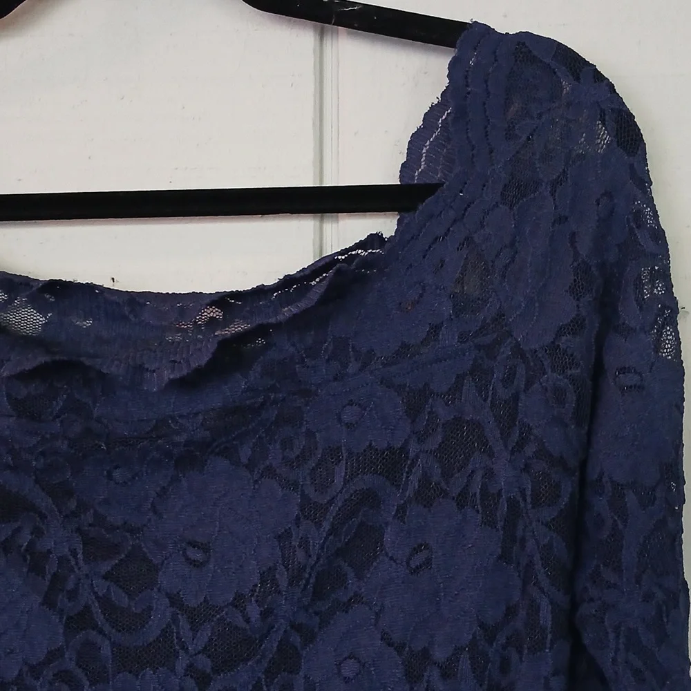 Torrid NWT Navy Blue Lace Boatneck Top Lace Long Sleeves Size 0 Large - Picture 3 of 11